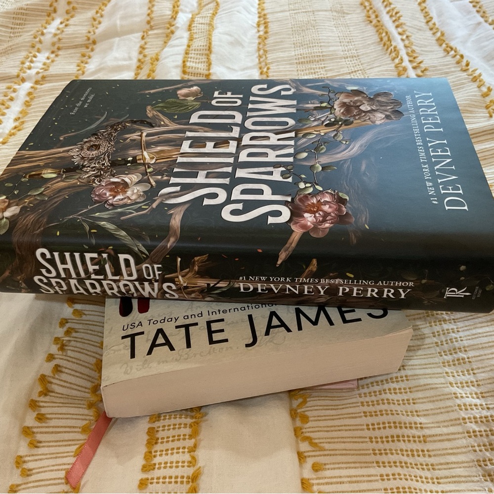 Shield of sparrows (Hardcover) - Picture 5 of 5